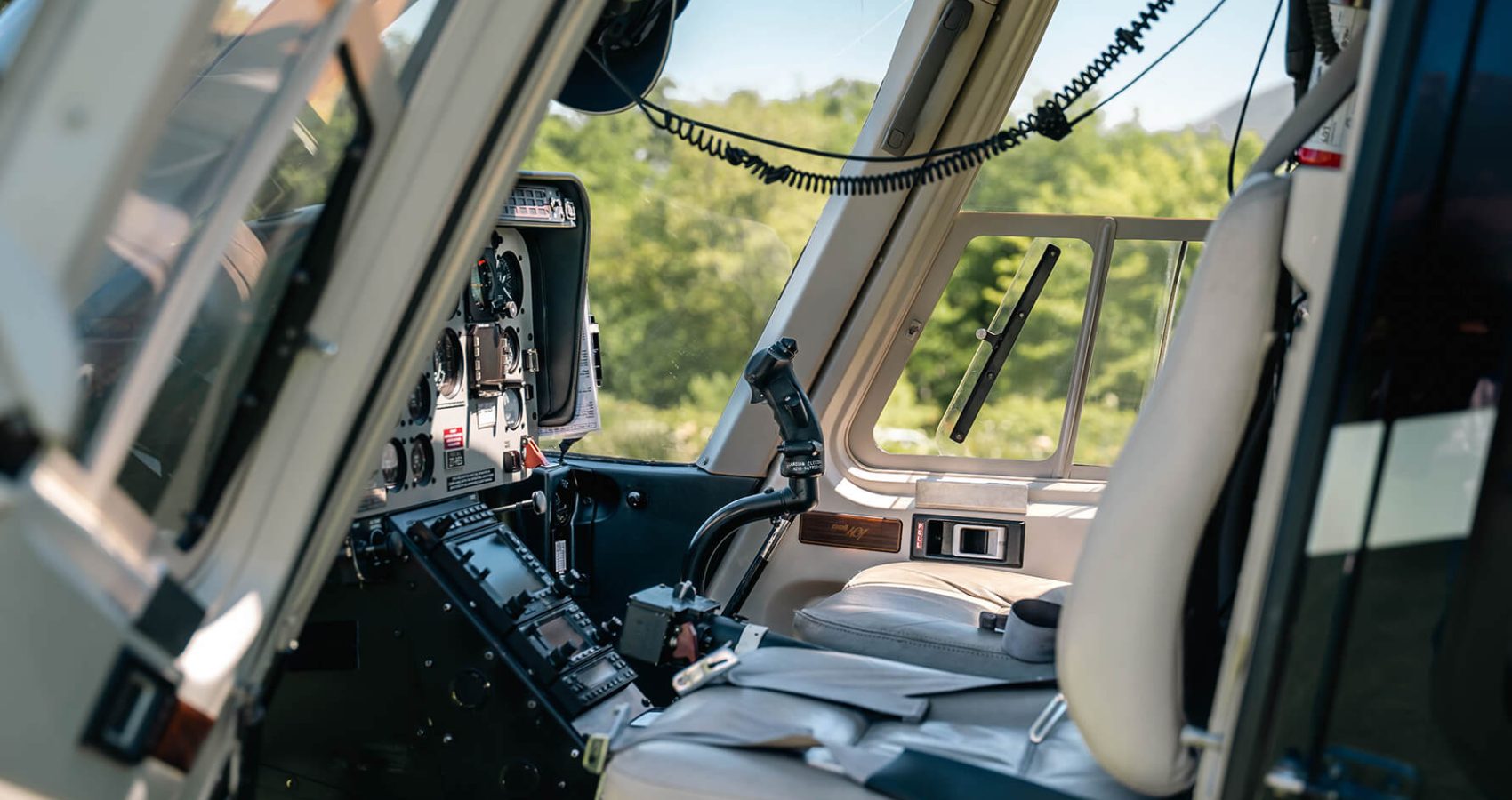Nac Helicopter 407 interior